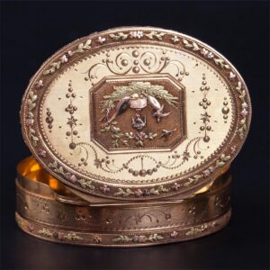 18th century 18K two-tone gold box — image 3