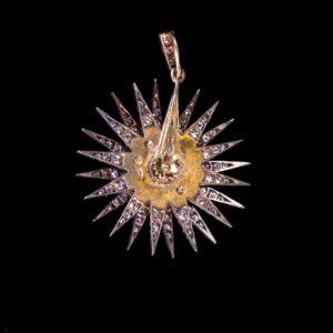 Antique Russian gold pendant with diamonds. — image 3