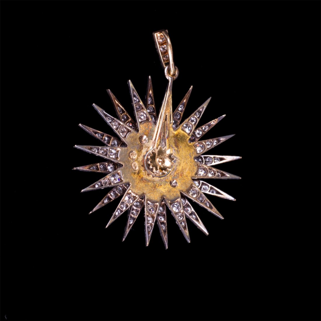 Antique Russian gold pendant with diamonds. — image 3