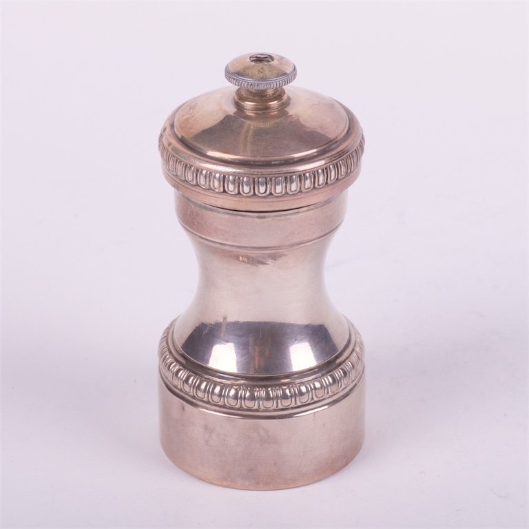 Silver pepper cellar. — image 2