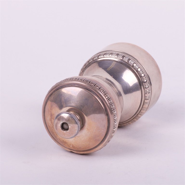 Silver pepper cellar. — image 3