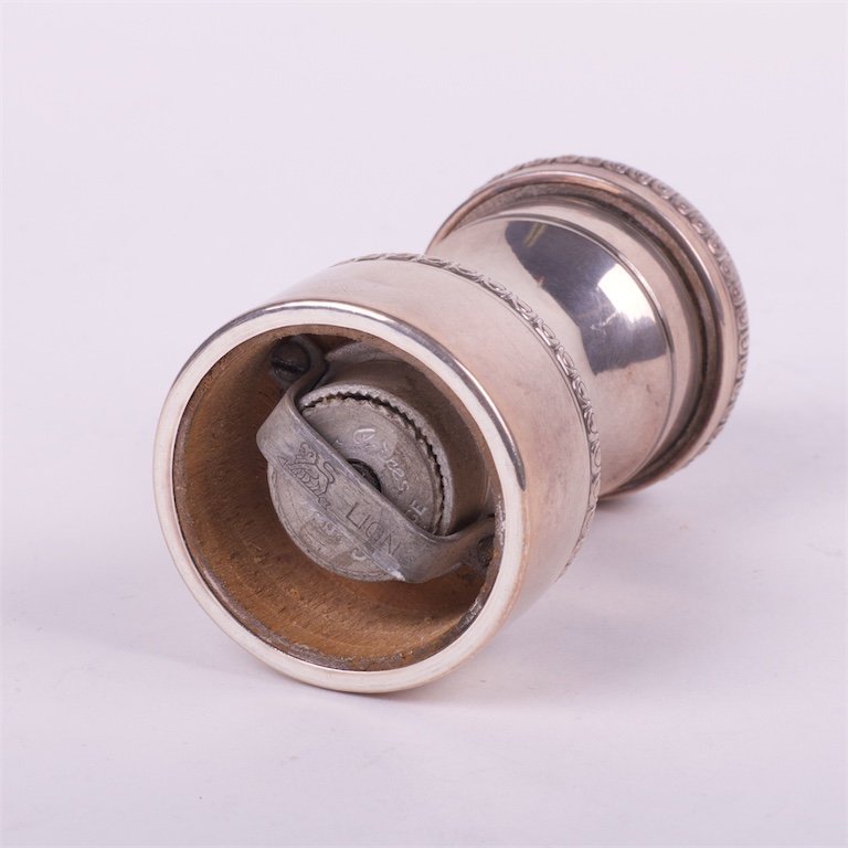 Silver pepper cellar. — image 4