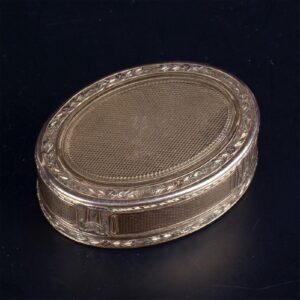 Antique French golden box. 18th century — image 3