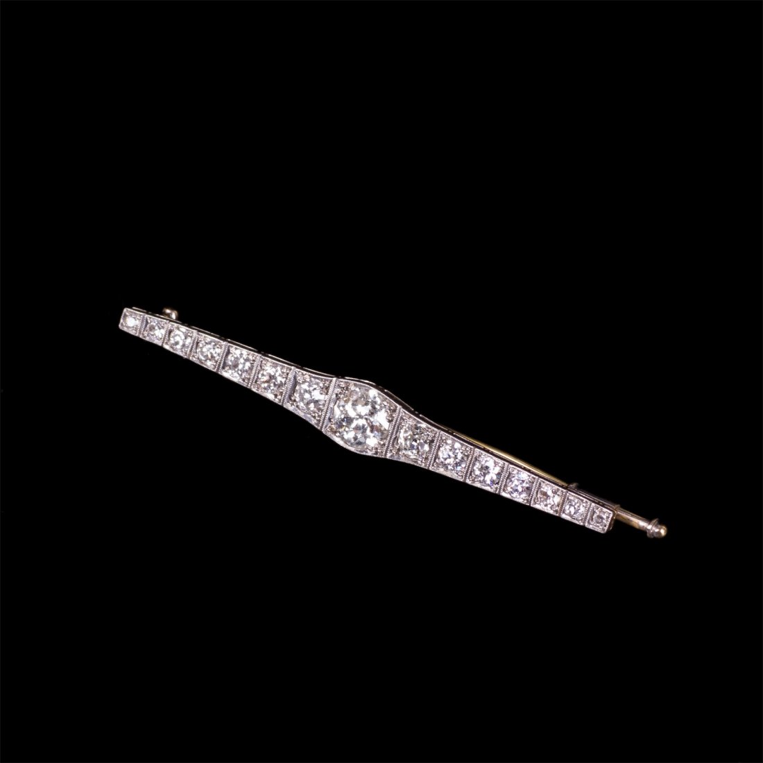 Beautiful Latvian gold and platinum diamond brooch — image 1