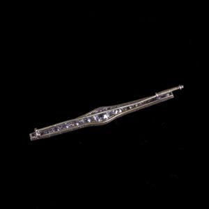 Beautiful Latvian gold and platinum diamond brooch — image 3