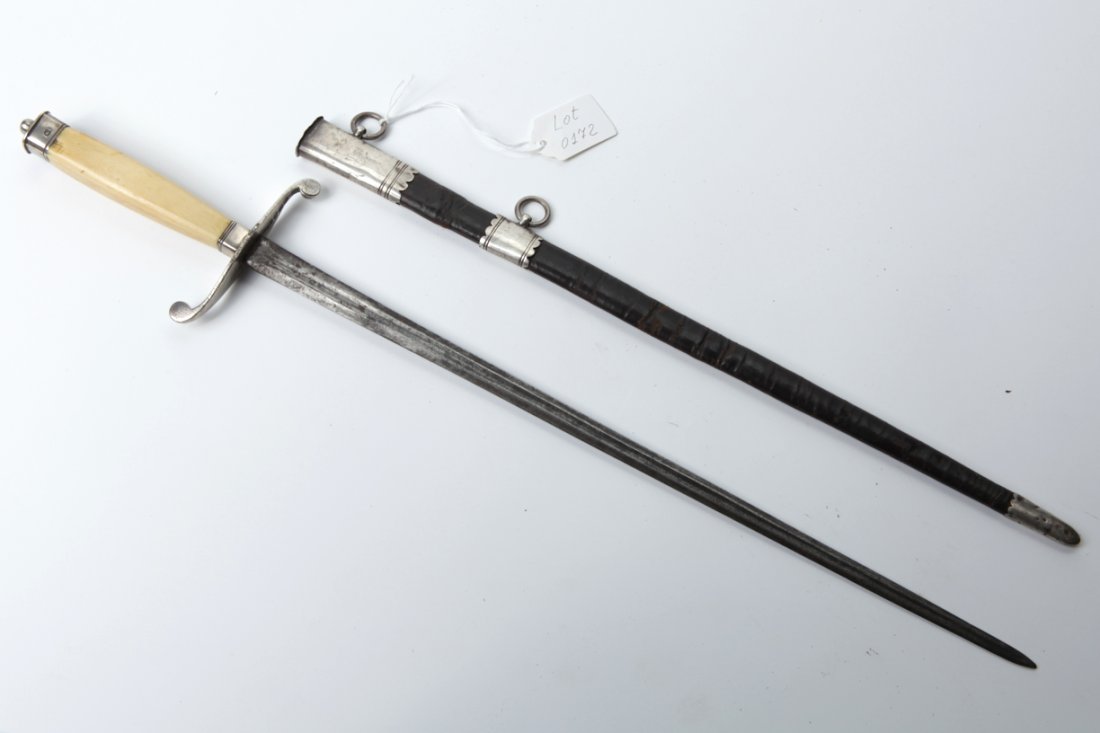 English naval dagger. — image 1