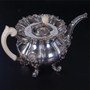 Russian silver-gilt tea service of 5 pieces — image 4