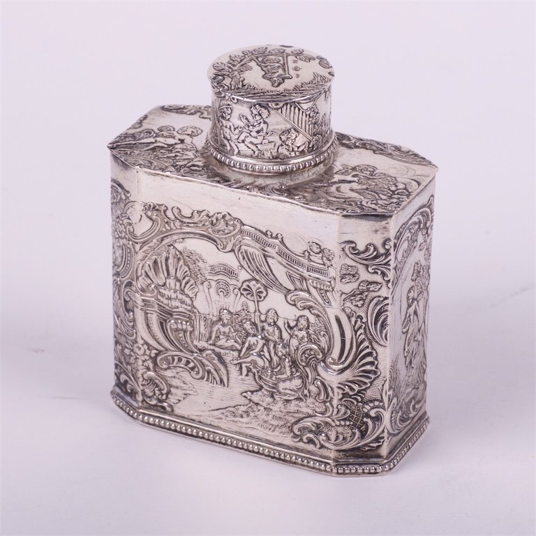 Silver tea box. Europe. — image 1