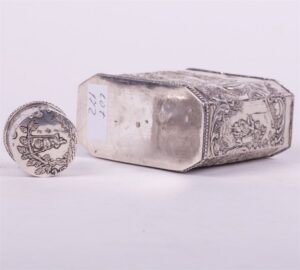 Silver tea box. Europe. — image 4