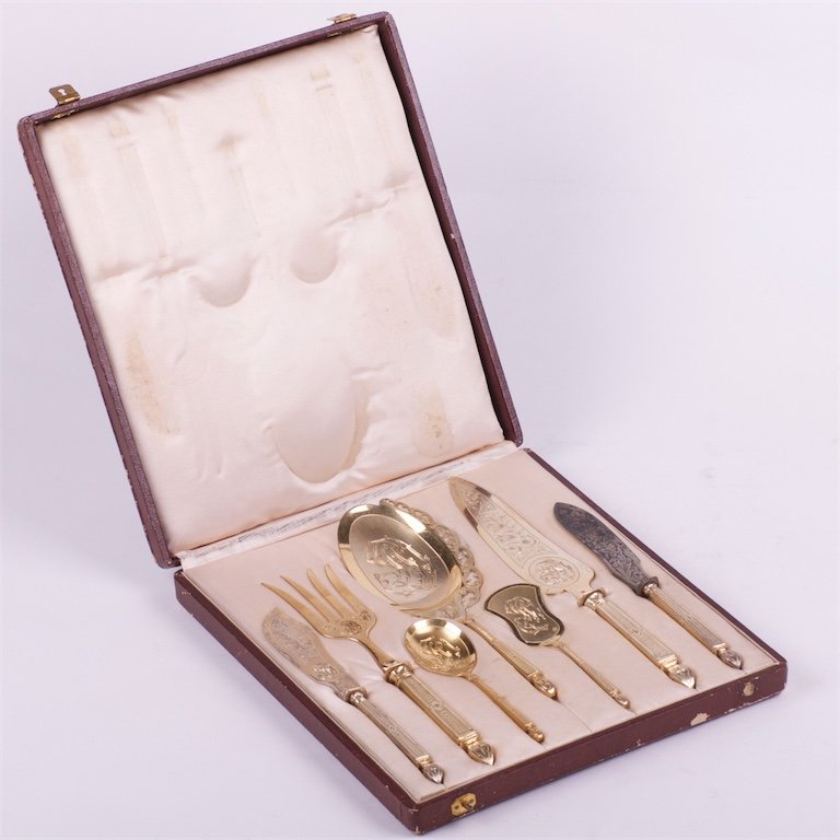 Silver serving set of 7 pieces. — image 1