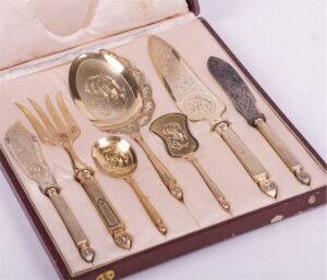 Silver serving set of 7 pieces. — image 2