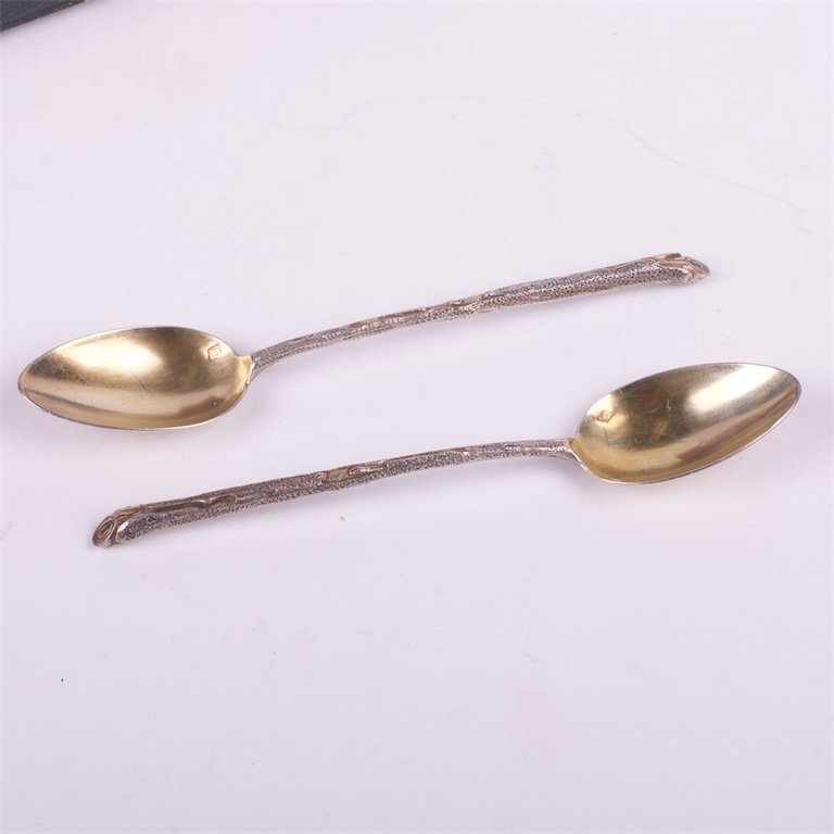 Silver set of 12 spoons in a box. — image 3
