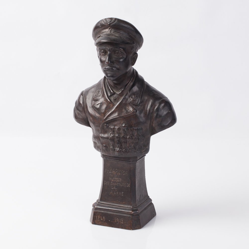 Bust. Bronze. — image 1