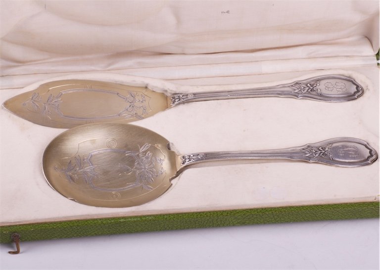 Silver serving set for dessert. — image 2