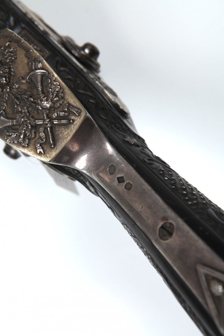 Antique Hunting gun. — image 10