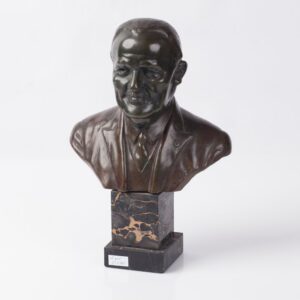 Bust. Bronze. Marble. — image 1