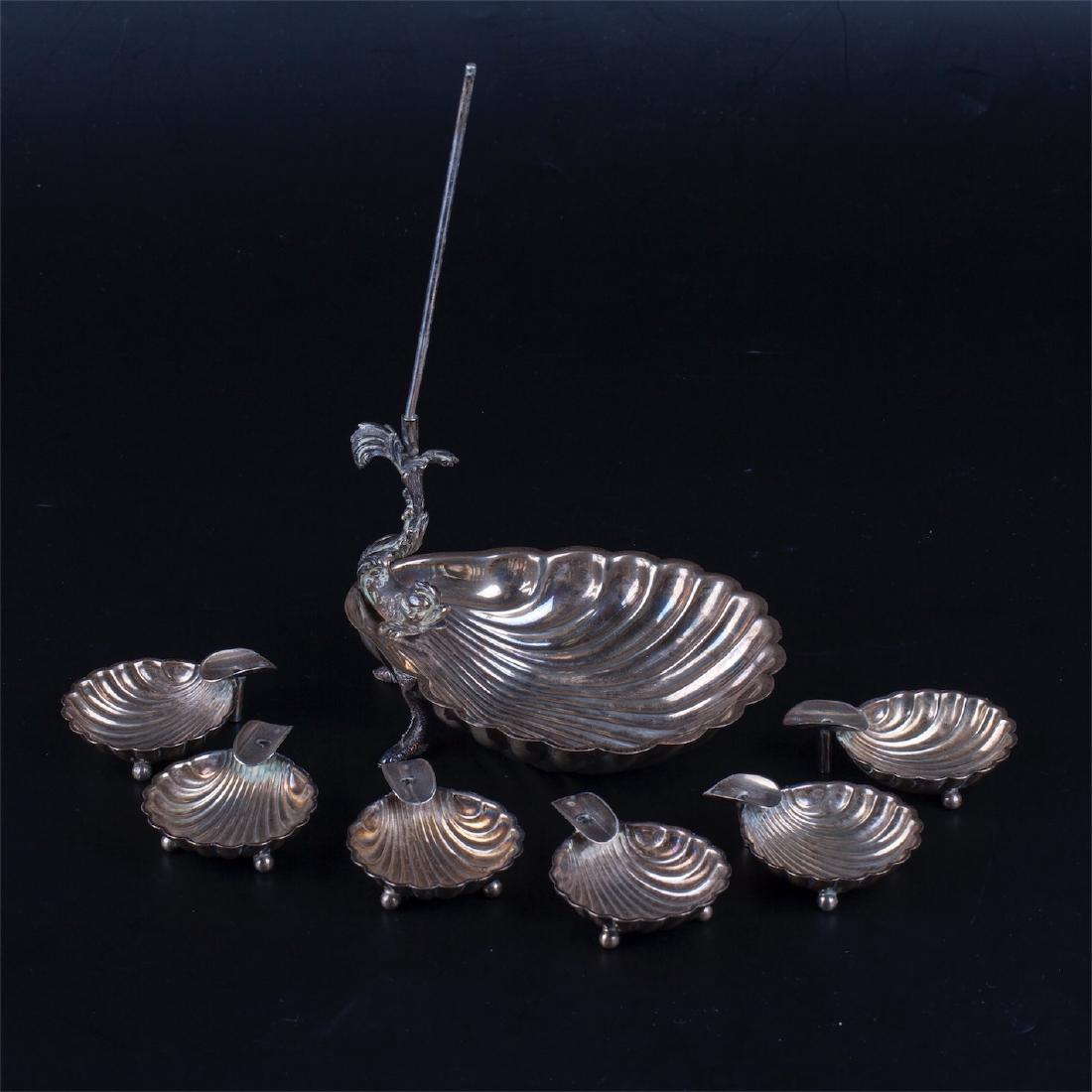 Silver serving set in a shape of shells — image 2