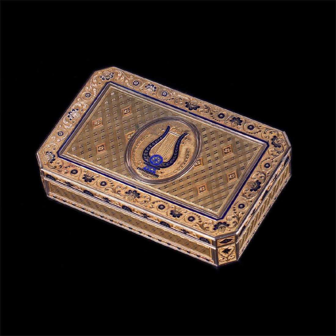 18th century Swiss gold snuff box with harp — image 2