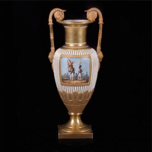 Russian porcelain vase with 1812 War scene. Petersburg, — image 1