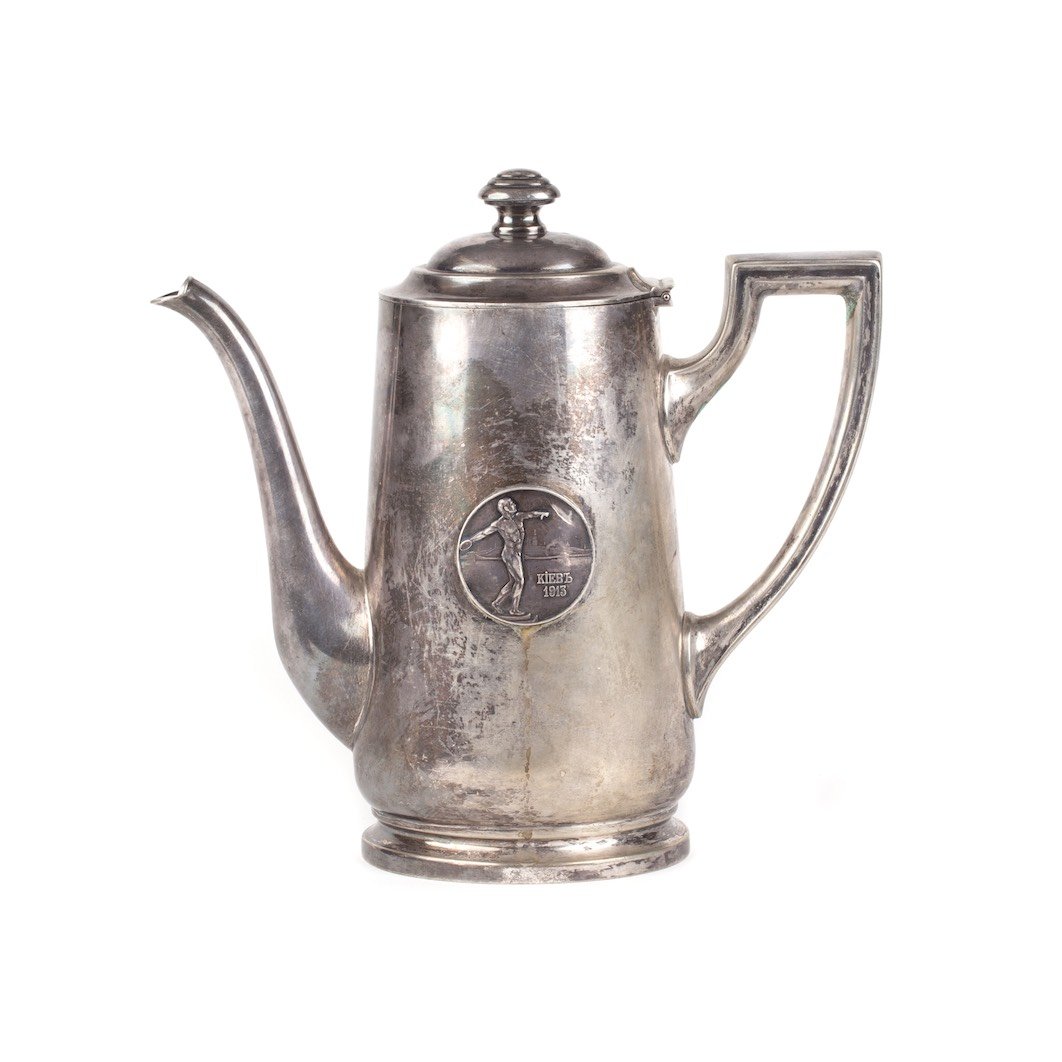 Metal coffee pot with Silver medal. 1913. — image 1
