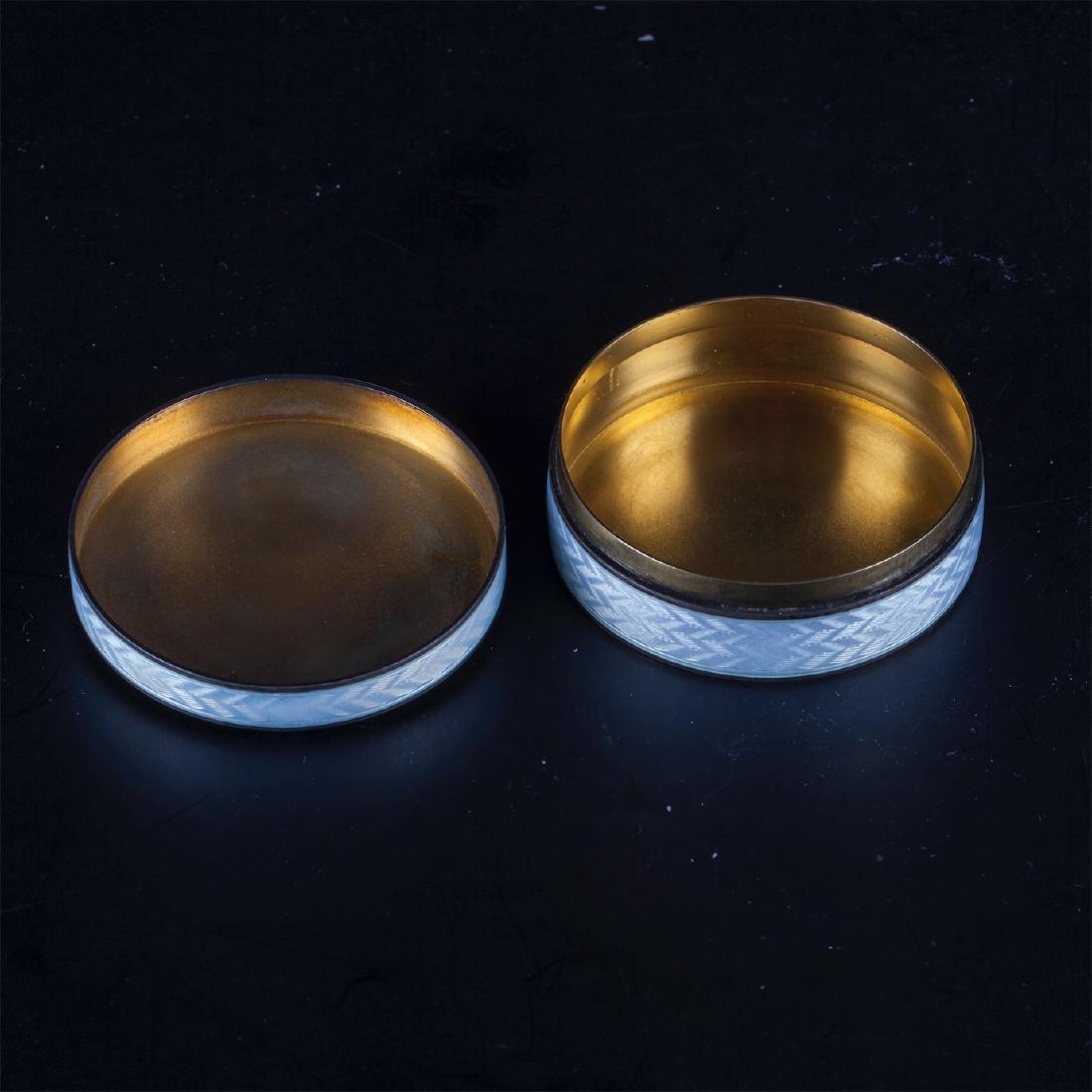 Antique silver an enamel snuff box — image 3