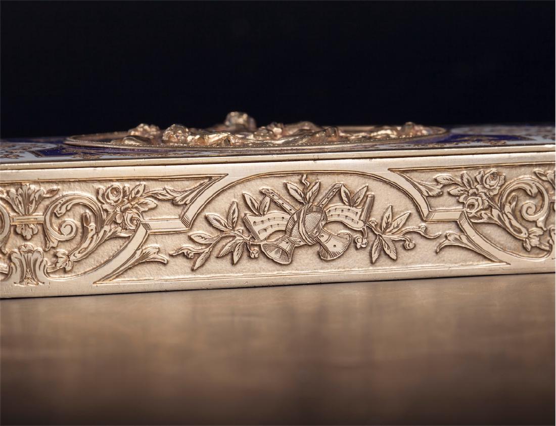 Antique French silver gilt and enamel box — image 5