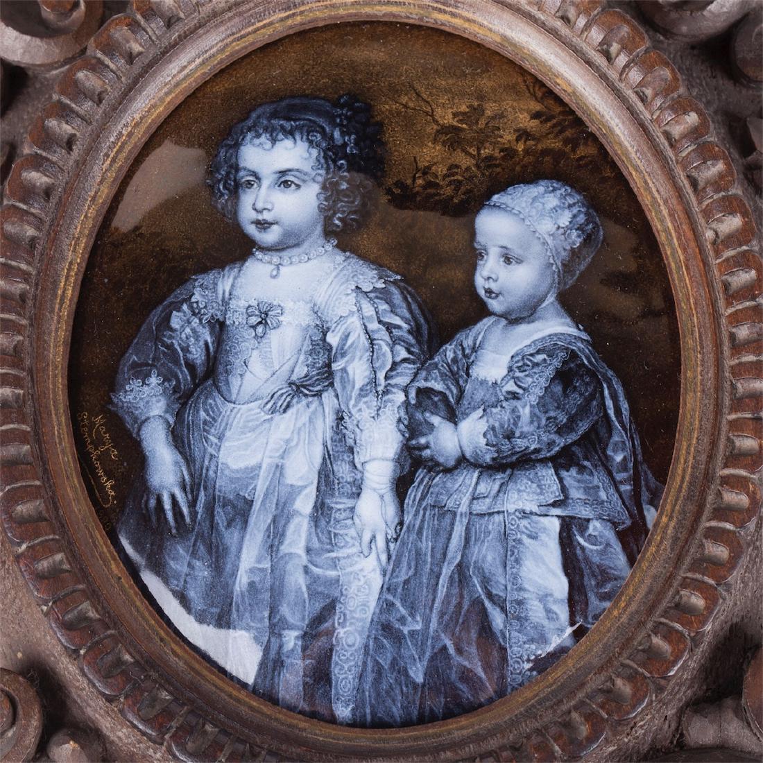 Lacquer plaque with two childs — image 2