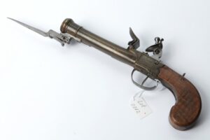 Antique naval pistol. — image 3