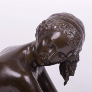 Bronze figure. "Femme nue aux colombes". — image 3