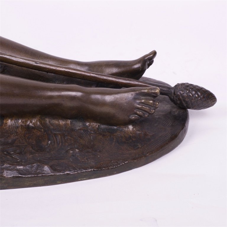 Bronze figure. "Femme nue aux colombes". — image 4