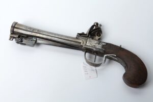 Antique pistol. — image 1