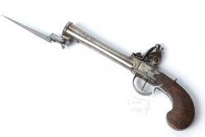 Antique pistol. — image 3
