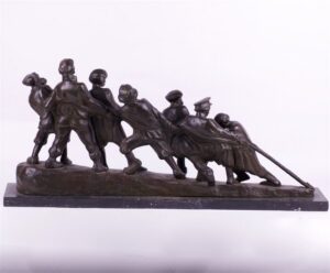 Bronze figure â€œBarge Haulers on the Volgaâ€. — image 2