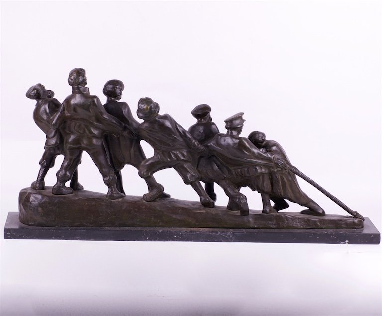 Bronze figure â€œBarge Haulers on the Volgaâ€. — image 2
