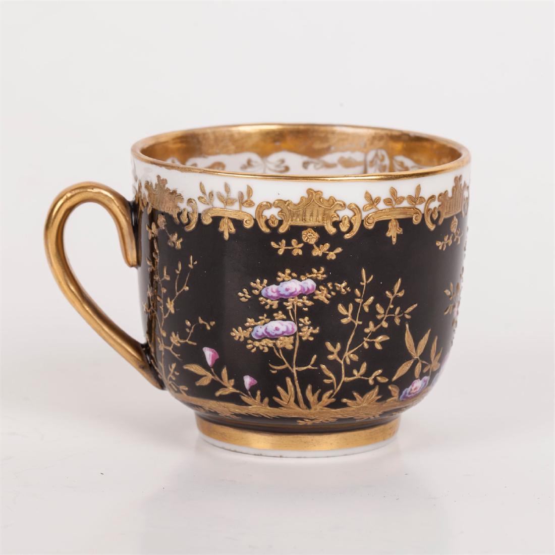 Gardner porcelain tea cup and saucer — image 6