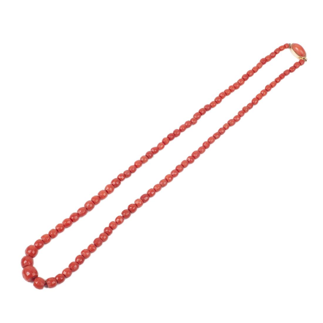 Antique Rose coral necklace with gold lock — image 1