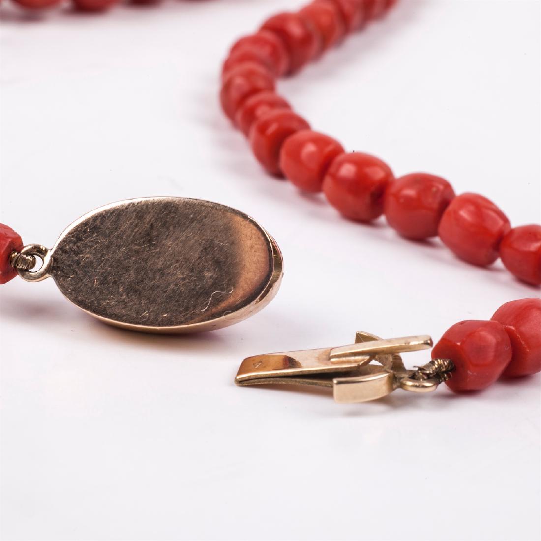 Antique Rose coral necklace with gold lock — image 4