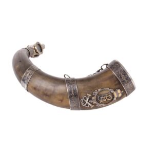Presentation gunpowder horn — image 1