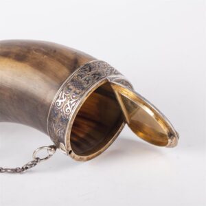 Presentation gunpowder horn — image 6