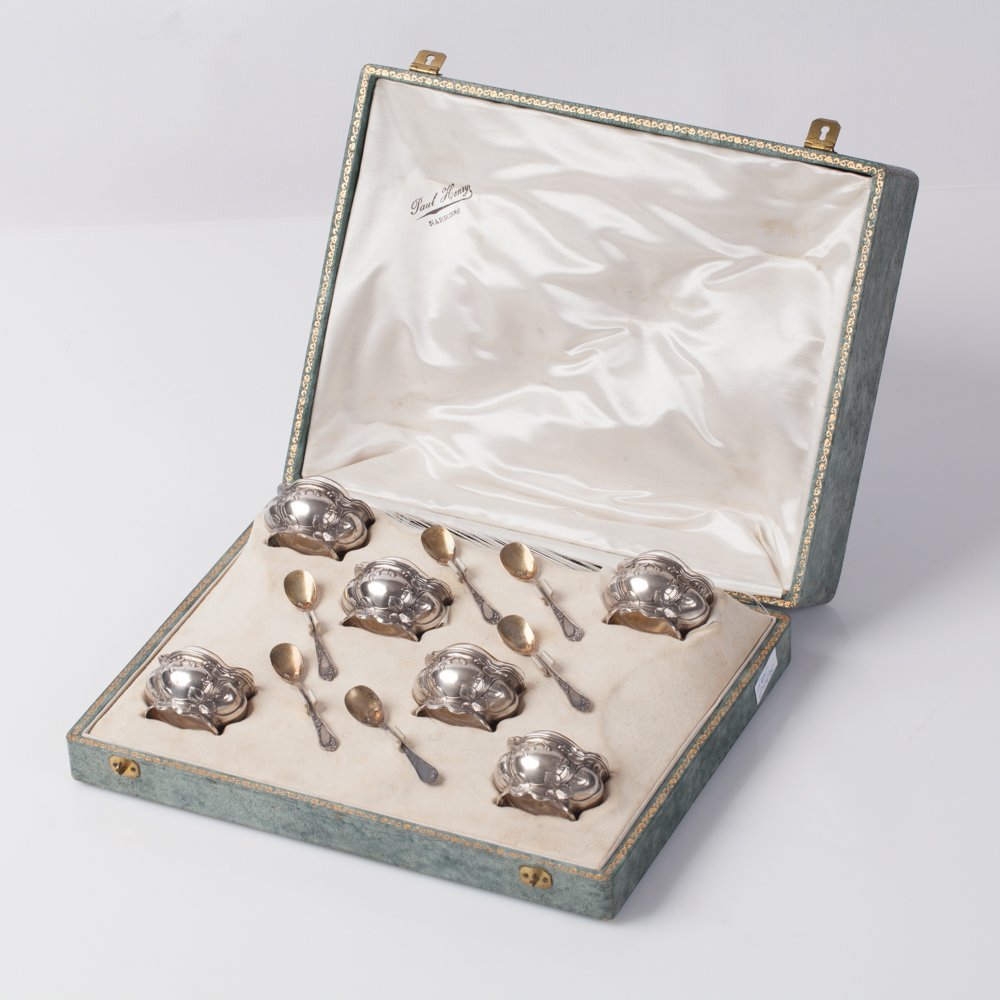 Set of 6 silver saltcellars. — image 1