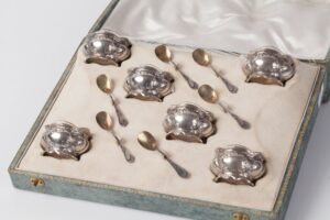 Set of 6 silver saltcellars. — image 4