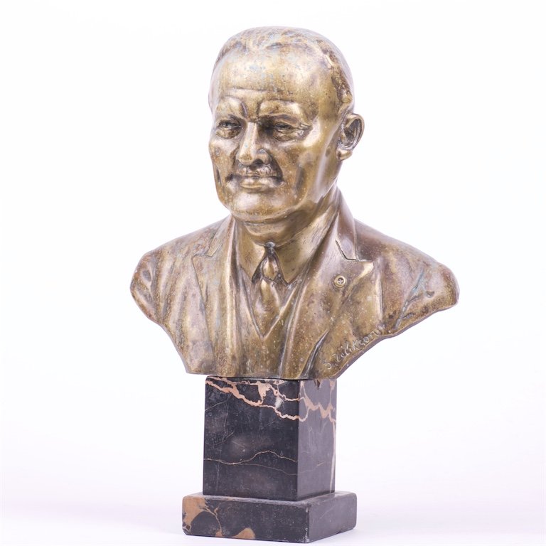 Bronze figure of men. — image 1
