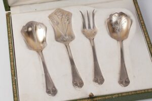 Silver serving set. — image 2