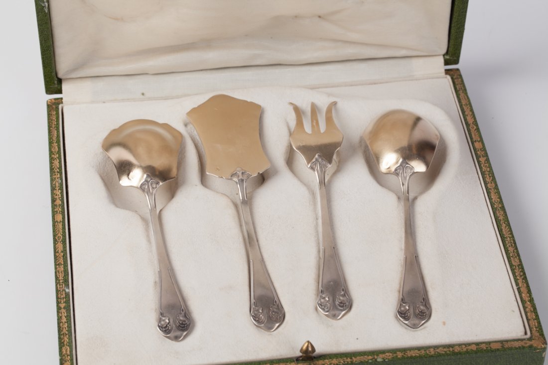 Silver serving set. — image 4