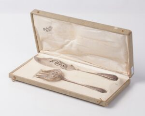 Silver serving set of 2 pieces. — image 1