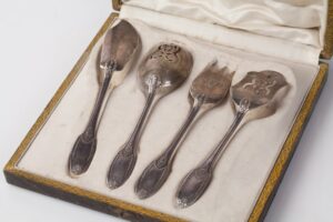 Silver serving set of 4 pieces. — image 3