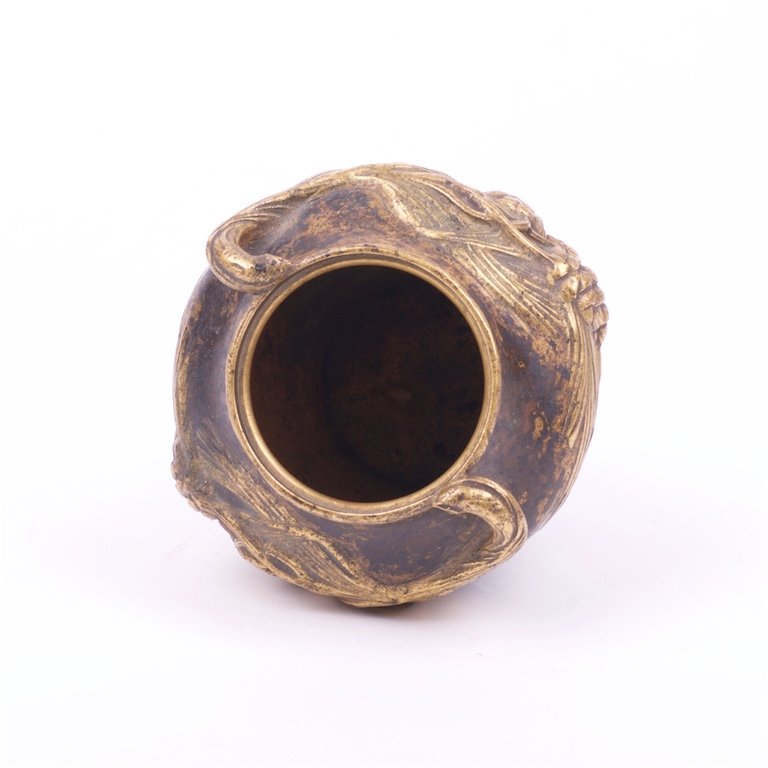 Bronze vase. — image 3