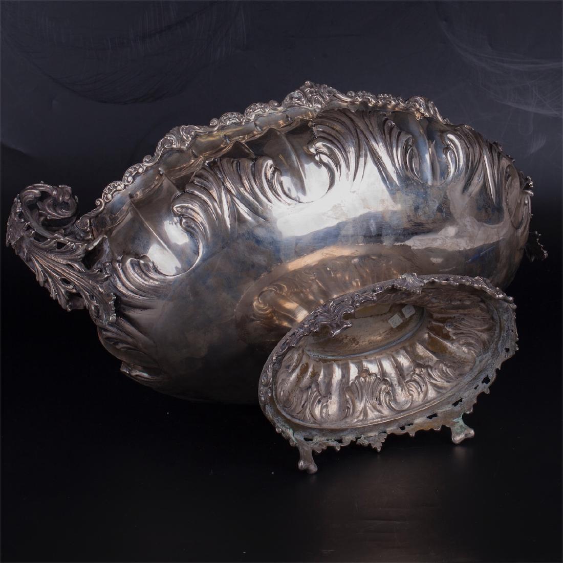 Massive silver bowl, Italy — image 4