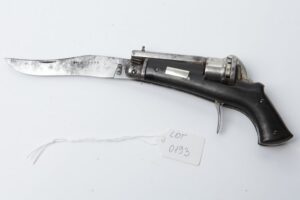 Mini pistol with knife. — image 1