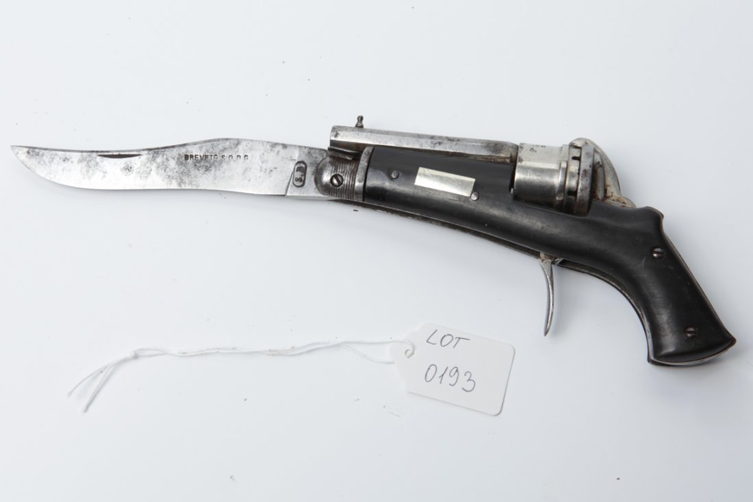 Mini pistol with knife. — image 1